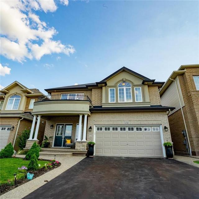 132 Bellroyal Cres, House detached with 6 bedrooms, 3 bathrooms and 2 parking in Hamilton ON | Image 1