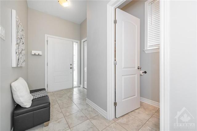 245 Via San Marino St, Townhouse with 3 bedrooms, 3 bathrooms and 2 parking in Ottawa ON | Image 6