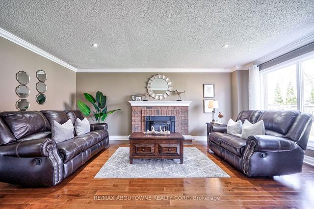 1237 Old Colony Rd, House detached with 5 bedrooms, 4 bathrooms and 6 parking in Oakville ON | Image 6
