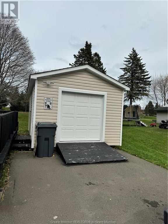 696 Amirault St, House detached with 3 bedrooms, 1 bathrooms and null parking in Dieppe NB | Image 2