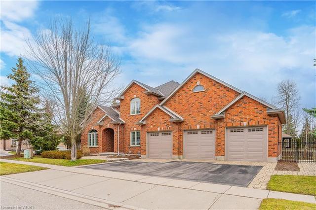 4 Cottonwood Cres, House detached with 6 bedrooms, 4 bathrooms and 6 parking in Cambridge ON | Image 1