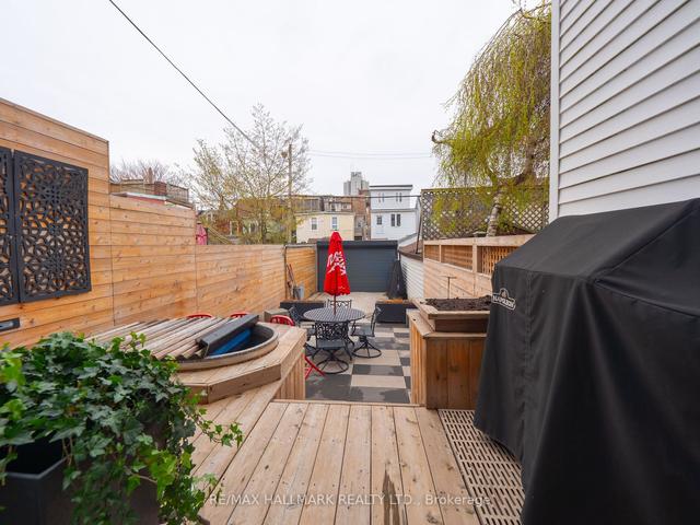 149 Simpson Ave, House semidetached with 2 bedrooms, 2 bathrooms and 1 parking in Toronto ON | Image 29