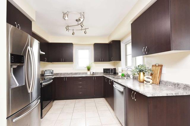 100 - 200 Veterans Dr, Townhouse with 3 bedrooms, 3 bathrooms and 2 parking in Brampton ON | Image 10