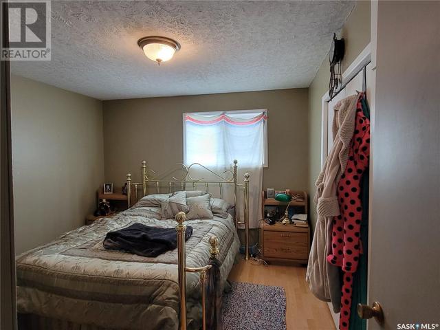 301 6th Ave E, House detached with 3 bedrooms, 2 bathrooms and null parking in Unity SK | Image 6