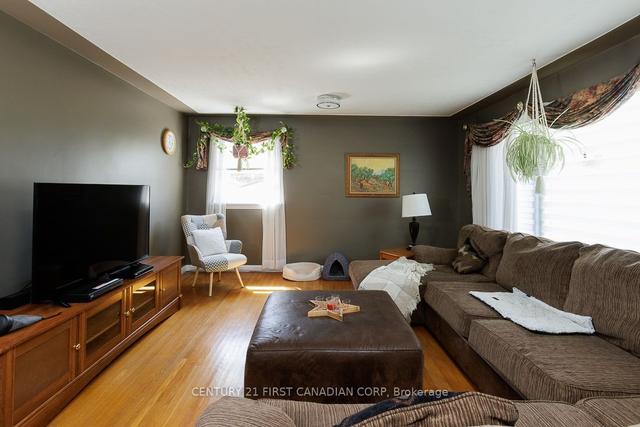 334 Regal Dr, House detached with 3 bedrooms, 3 bathrooms and 7 parking in London ON | Image 36