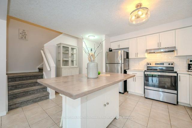 30 Simmonds Dr, House semidetached with 3 bedrooms, 4 bathrooms and 5 parking in Guelph ON | Image 13