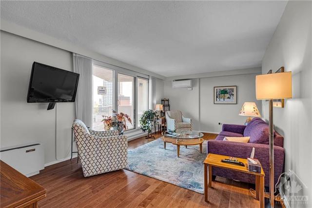 808 - 1025 Richmond Rd, Condo with 3 bedrooms, 2 bathrooms and 1 parking in Ottawa ON | Image 14