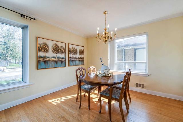 3715 St Clair Ave E, House detached with 3 bedrooms, 3 bathrooms and 2 parking in Toronto ON | Image 3