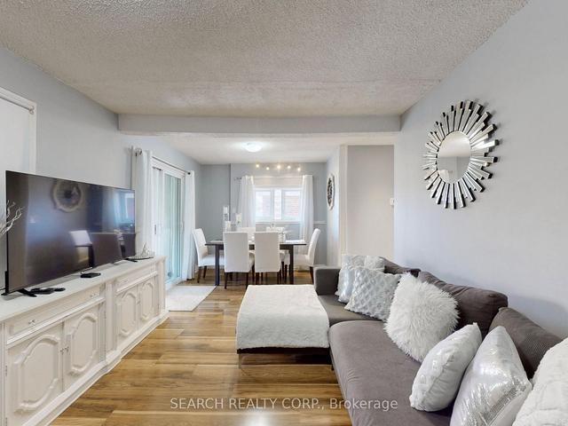 5 Colfax St, House detached with 3 bedrooms, 3 bathrooms and 4 parking in Toronto ON | Image 37