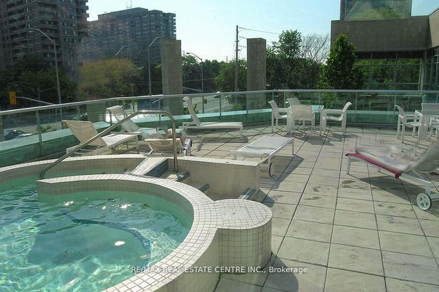 1005 - 1 Elm Dr, Condo with 2 bedrooms, 2 bathrooms and 1 parking in Mississauga ON | Image 24