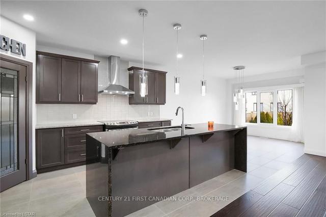 708 Jackpine Way, House detached with 5 bedrooms, 4 bathrooms and 5 parking in London ON | Image 4