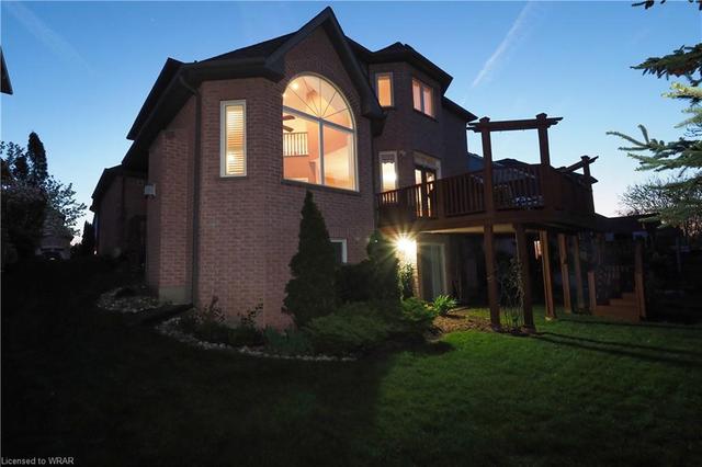 30 Winding Wood Cres, House detached with 4 bedrooms, 2 bathrooms and 4 parking in Kitchener ON | Image 39