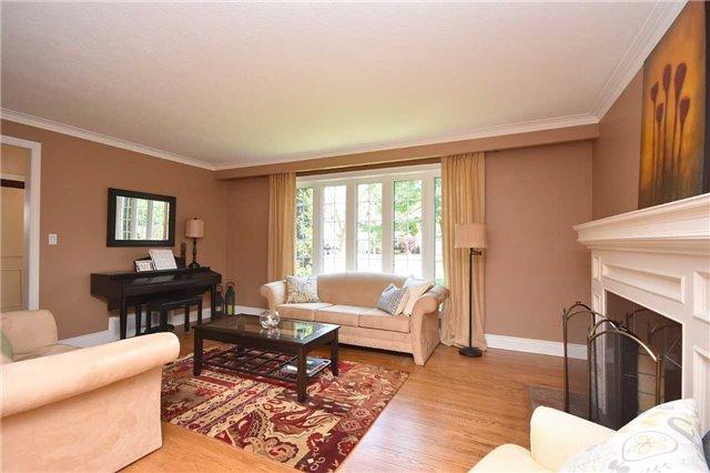 8 Thicket Rd, House detached with 5 bedrooms, 3 bathrooms and 4 parking in Toronto ON | Image 3