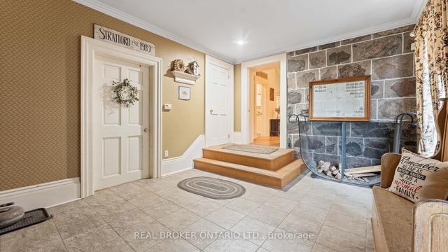 61 King St N, House detached with 6 bedrooms, 4 bathrooms and 4 parking in Brant ON | Image 13