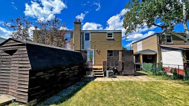 53 Bonniewood Rd, House semidetached with 3 bedrooms, 1 bathrooms and 3 parking in Toronto ON | Image 21
