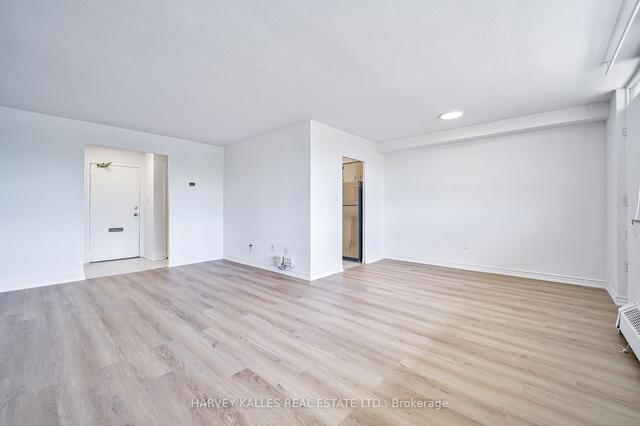 304 - 2000 Sheppard Ave W, House detached with 2 bedrooms, 1 bathrooms and 0 parking in Toronto ON | Image 4