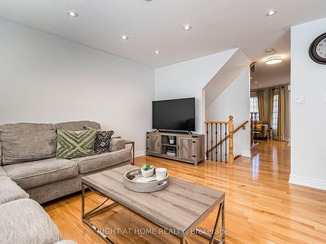 892 Hepburn Rd, House semidetached with 3 bedrooms, 4 bathrooms and 3 parking in Milton ON | Image 5