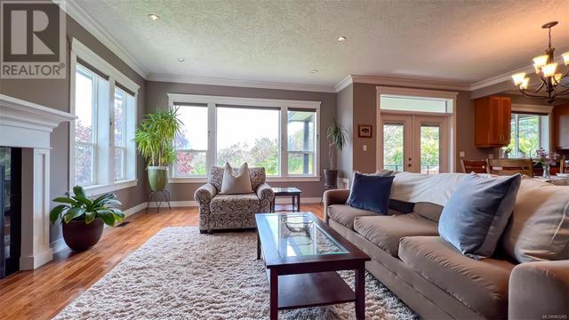 3431 Mary Anne Cres, House detached with 5 bedrooms, 4 bathrooms and 5 parking in Colwood BC | Image 6