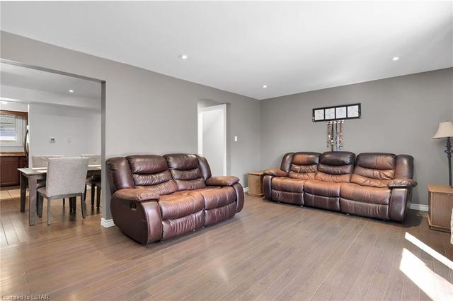220 - 1330 Jalna Blvd, House attached with 3 bedrooms, 1 bathrooms and 2 parking in London ON | Image 2