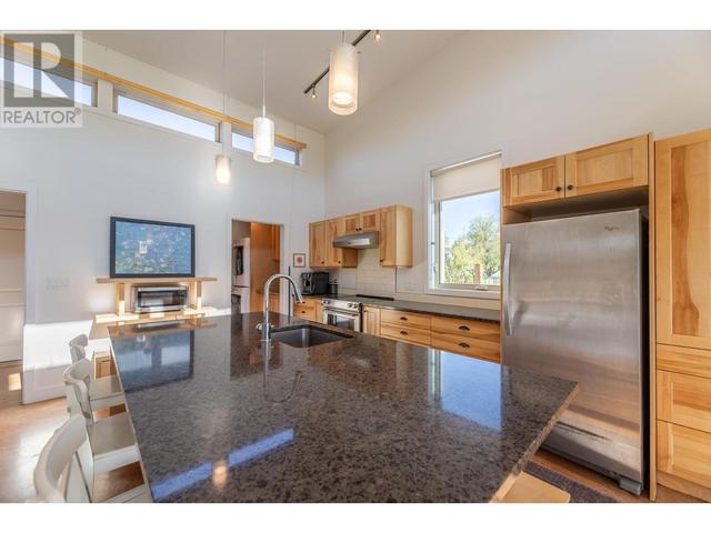 5824 Lewes Ave, House detached with 3 bedrooms, 2 bathrooms and 2 parking in Summerland BC | Image 13