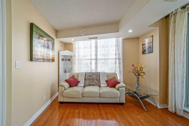 911 - 1 Elm Dr, Condo with 2 bedrooms, 2 bathrooms and 1 parking in Mississauga ON | Image 2