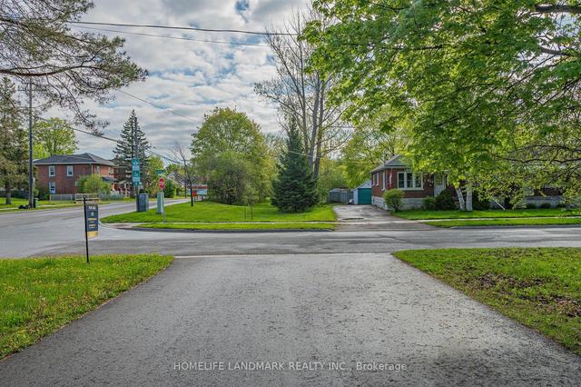 629 Donegal St, House detached with 3 bedrooms, 1 bathrooms and 4 parking in Peterborough ON | Image 34