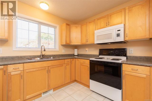 3971 Valewood Dr, House other with 2 bedrooms, 2 bathrooms and 3 parking in Nanaimo BC | Image 12