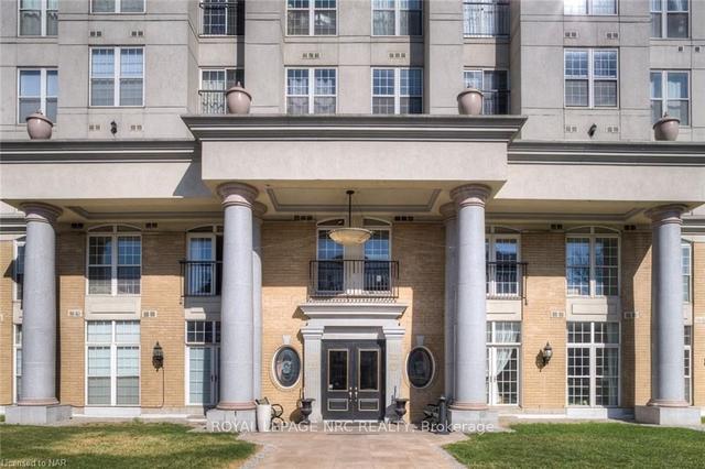 12 - 135 James St S, Condo with 2 bedrooms, 2 bathrooms and 0 parking in Hamilton ON | Image 2