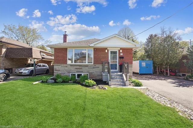 715 Drury Lane, House detached with 4 bedrooms, 2 bathrooms and 10 parking in Burlington ON | Image 1