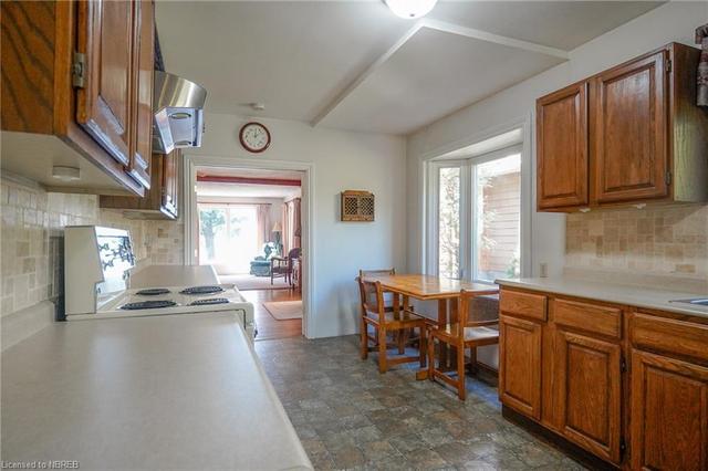 1422 Henry Street, House detached with 4 bedrooms, 2 bathrooms and 6 parking in North Bay ON | Image 3