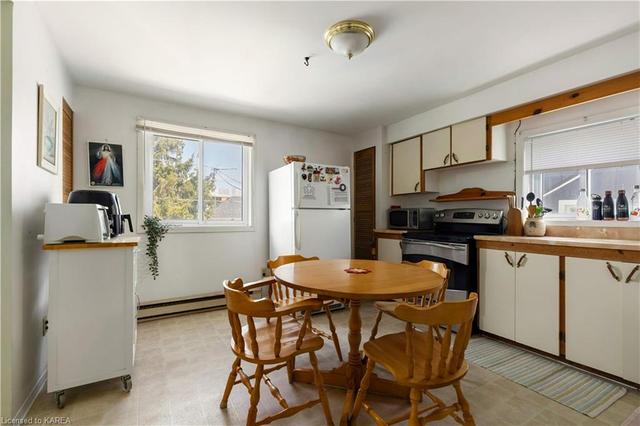 130 James St, House detached with 4 bedrooms, 2 bathrooms and 3 parking in Kingston ON | Image 9