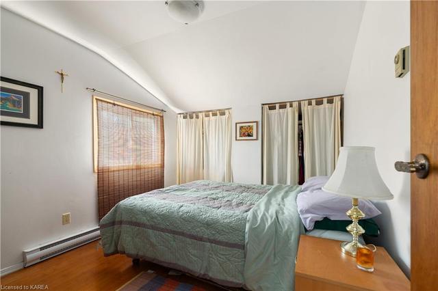 130 James St, House detached with 4 bedrooms, 2 bathrooms and 3 parking in Kingston ON | Image 14
