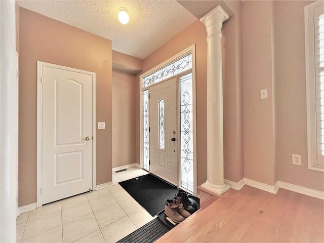 129 Benjamin Hood Cres, House attached with 3 bedrooms, 4 bathrooms and 2 parking in Vaughan ON | Image 13