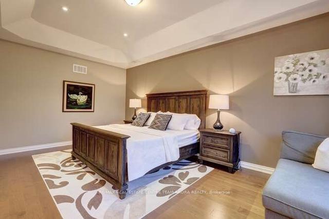 24 Cannington Cres, House detached with 4 bedrooms, 5 bathrooms and 10 parking in Brampton ON | Image 9