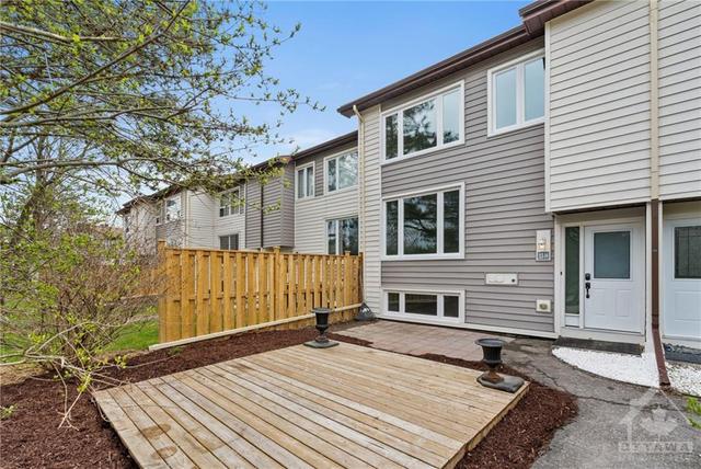 H - 15 Banner Rd, Townhouse with 3 bedrooms, 2 bathrooms and 1 parking in Ottawa ON | Image 21