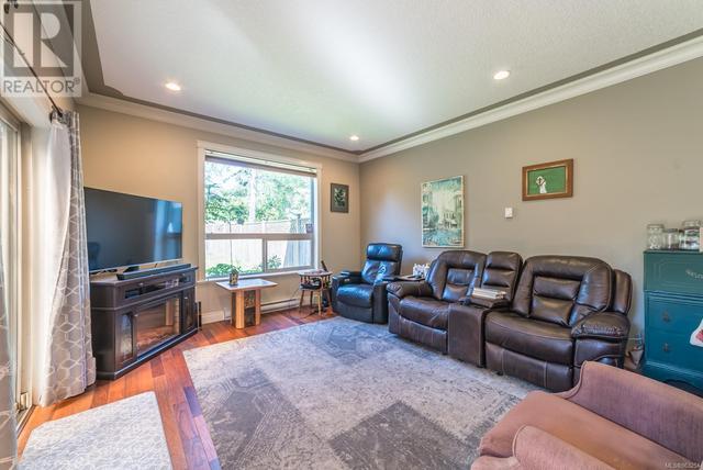 5194 Dunster Rd, House detached with 3 bedrooms, 3 bathrooms and 2 parking in Nanaimo BC | Image 9