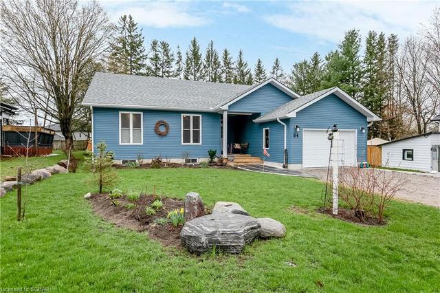 64 Broad St, House detached with 3 bedrooms, 2 bathrooms and 5 parking in Penetanguishene ON | Image 2