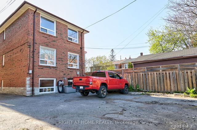 3 - 41 Frankdale Ave, House detached with 2 bedrooms, 1 bathrooms and 1 parking in Toronto ON | Image 10