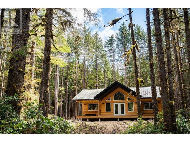 1173 Beitush Road, House detached with 3 bedrooms, 2 bathrooms and null parking in Queen Charlotte BC | Image 5