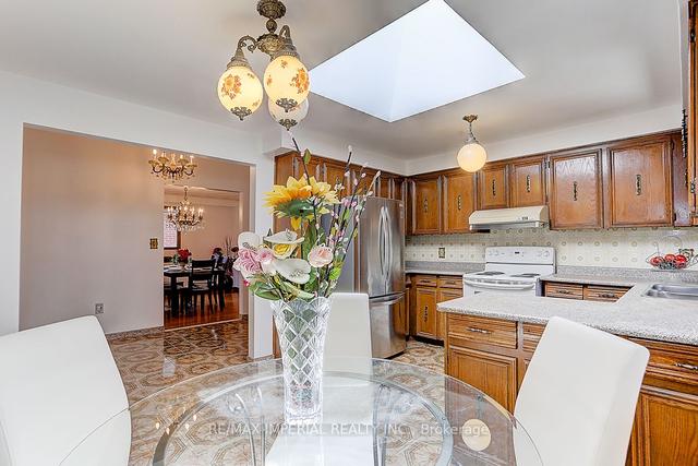 6 Crayford Dr, House detached with 4 bedrooms, 4 bathrooms and 4 parking in Toronto ON | Image 8
