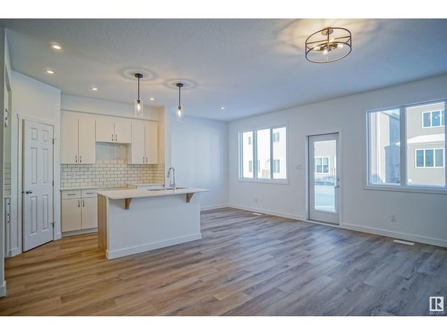 9517 Carson Bn Sw, House detached with 3 bedrooms, 2 bathrooms and null parking in Edmonton AB | Image 7