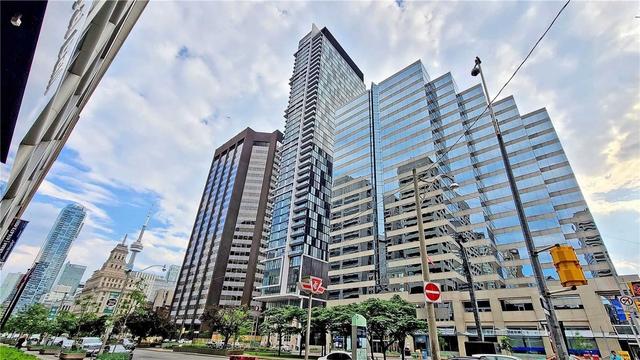 903 - 426 University Ave, Condo with 1 bedrooms, 1 bathrooms and 0 parking in Toronto ON | Image 1