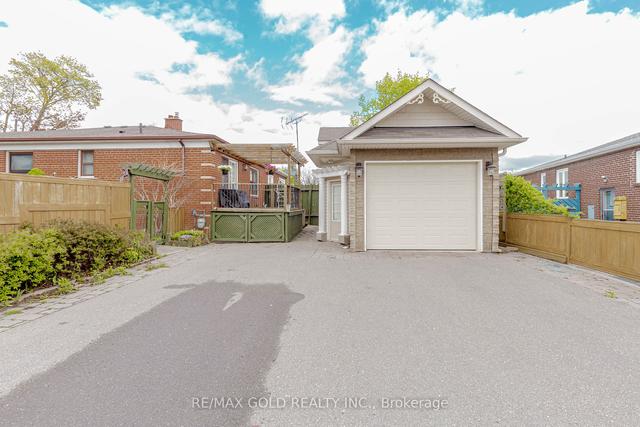 276 Gells Rd, House semidetached with 3 bedrooms, 3 bathrooms and 7 parking in Richmond Hill ON | Image 1