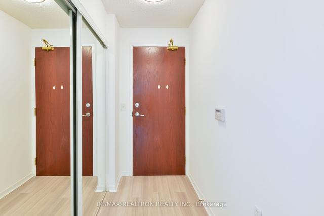 1711 - 28 Olive Ave, Condo with 1 bedrooms, 1 bathrooms and 1 parking in Toronto ON | Image 1