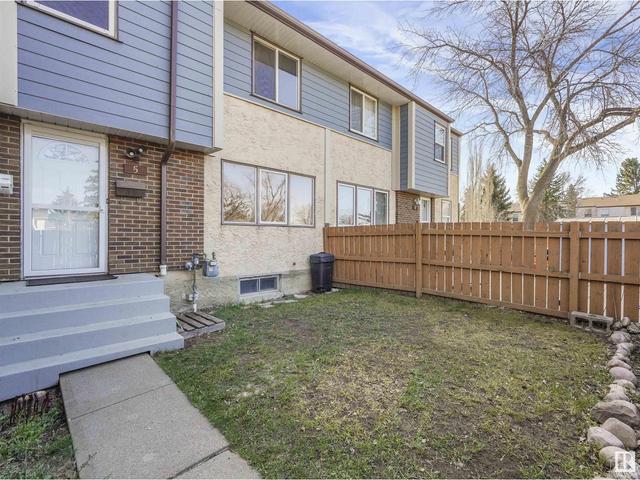 5 Willowdale Pl Nw, House attached with 3 bedrooms, 1 bathrooms and 2 parking in Edmonton AB | Image 2