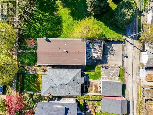 1379 - 1381 E 11th Ave, House detached with 6 bedrooms, 4 bathrooms and 2 parking in Vancouver BC | Image 36