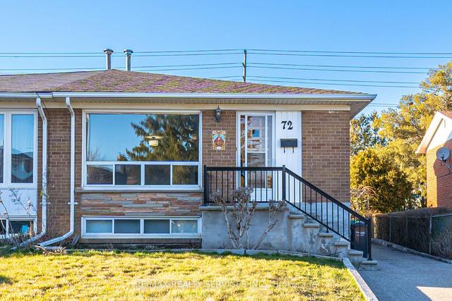 72 Northwood Dr, House semidetached with 2 bedrooms, 2 bathrooms and 3 parking in Brampton ON | Image 1