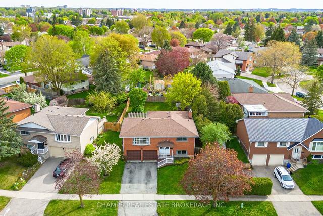 176 Westchester Dr, House detached with 3 bedrooms, 4 bathrooms and 4 parking in Kitchener ON | Image 1