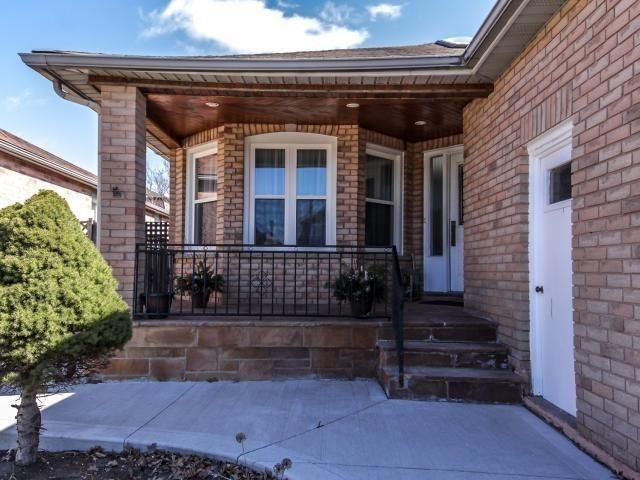 104 Torrance Wood, House detached with 3 bedrooms, 3 bathrooms and 4 parking in Brampton ON | Image 3