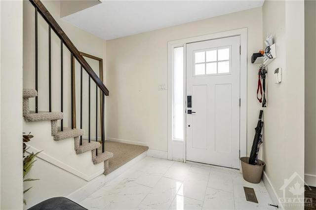 3471 Paul Anka Drive, Townhouse with 3 bedrooms, 3 bathrooms and 3 parking in Ottawa ON | Image 2
